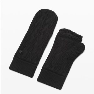 Lululemon Sherpa Weave Mitten